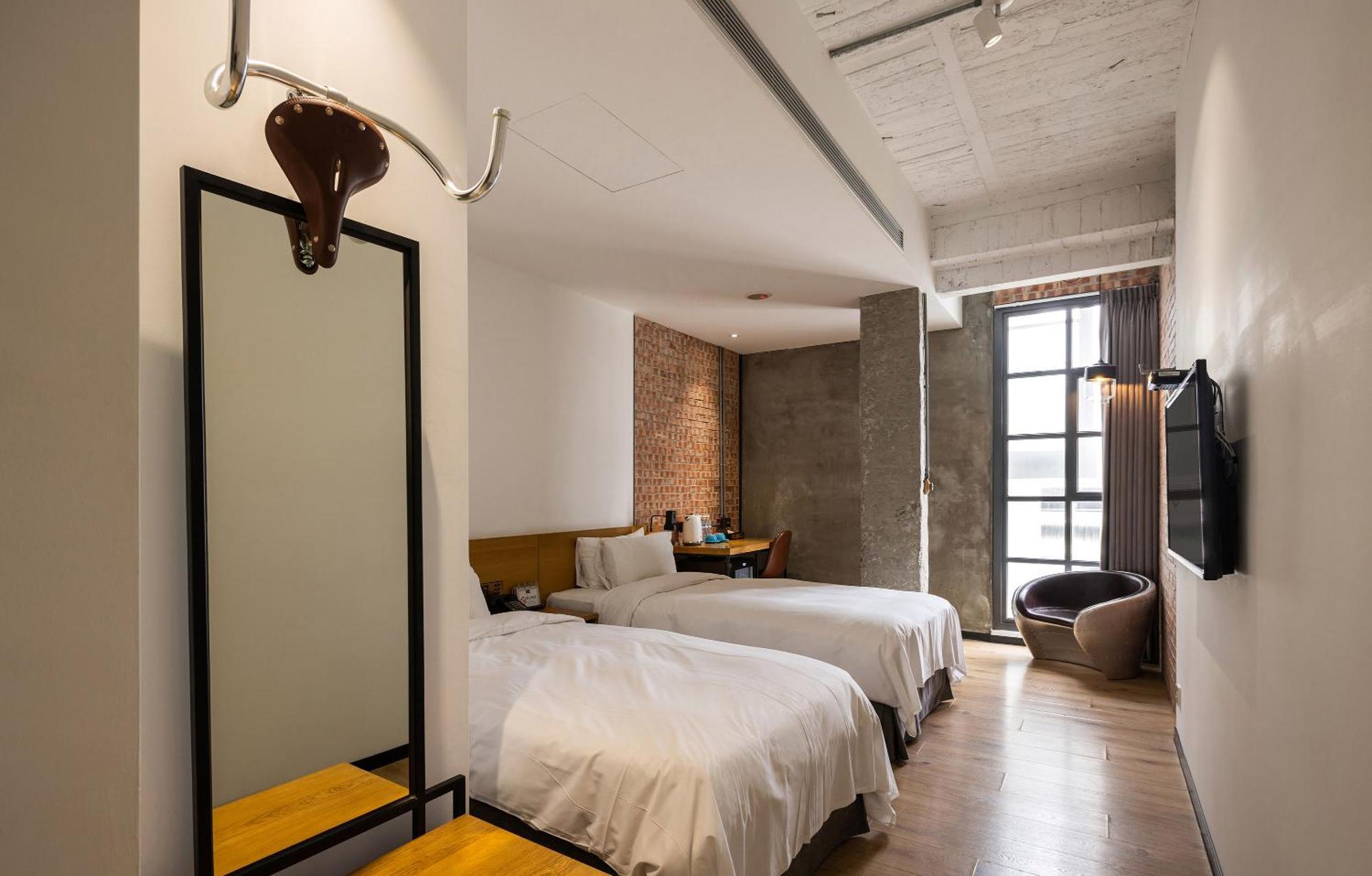 Bluesky Hotel Taichung Exterior foto