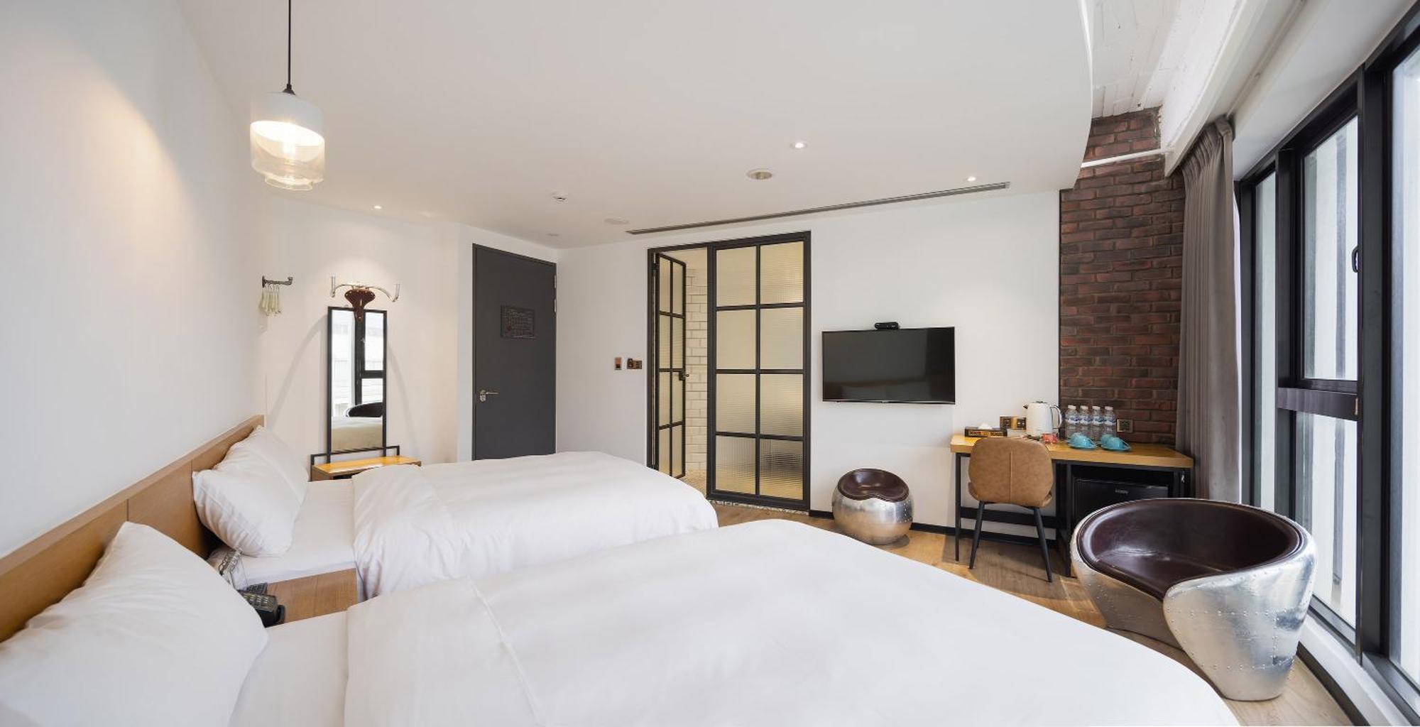 Bluesky Hotel Taichung Exterior foto